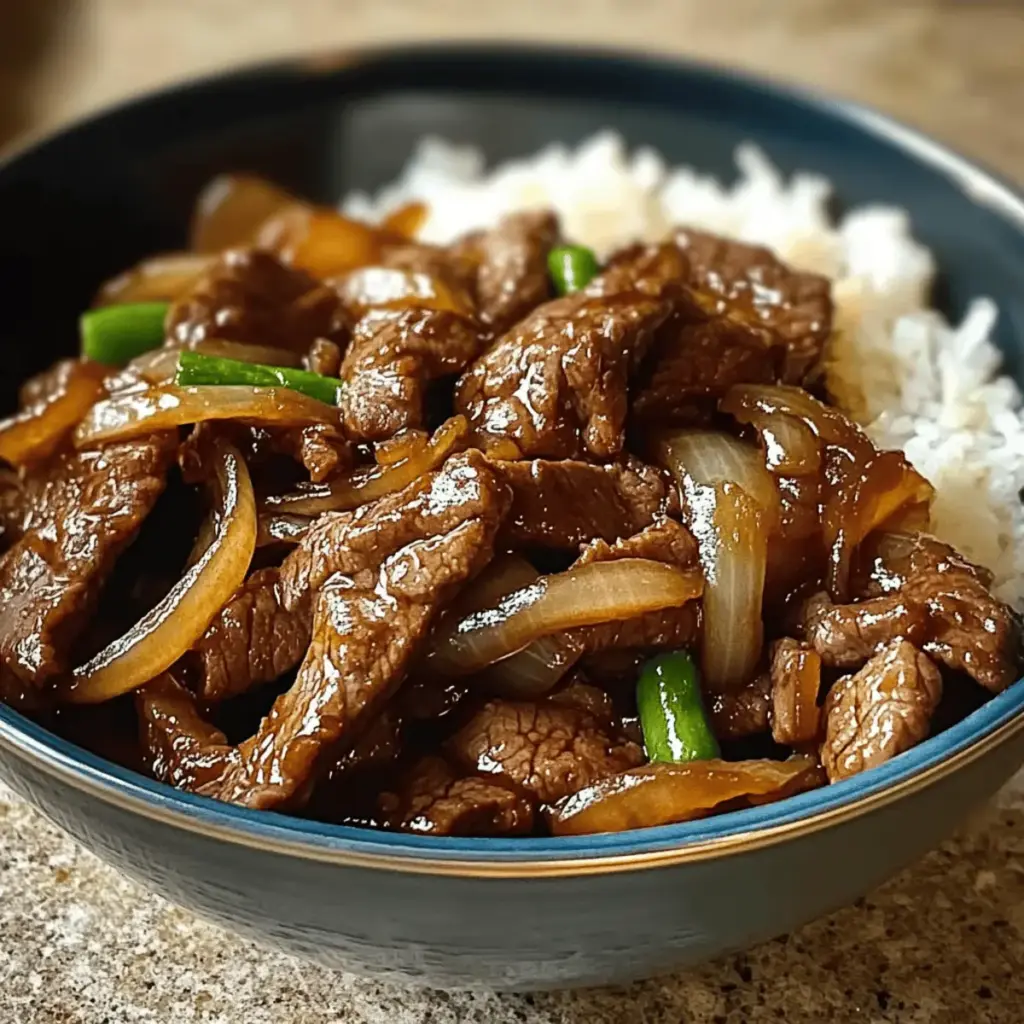 Chinesisches Rindfleisch mit Zwiebeln Pfannengericht